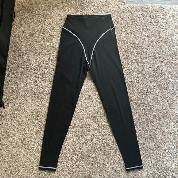 BuffBunny Onyx Black White Contrast Samba High-Waisted Leggings Size Small - Picture 5 of 11